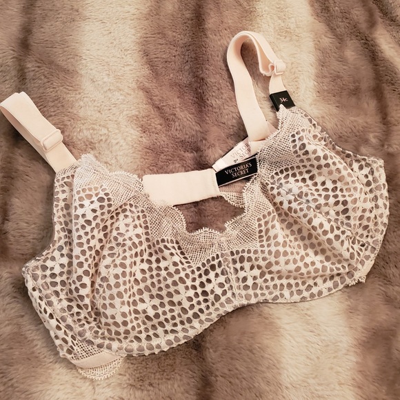 Victoria's Secret Other - Victoria Secret Eyelet Overlay Lace Bralette, NWT
